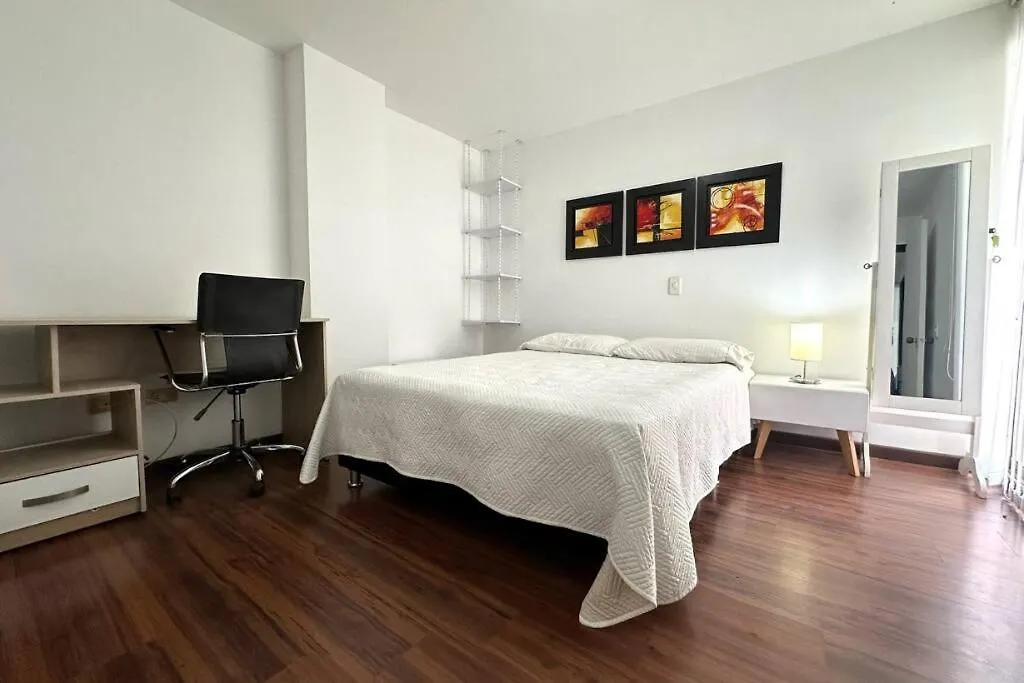 Contacten van Charm Of Las Palmas